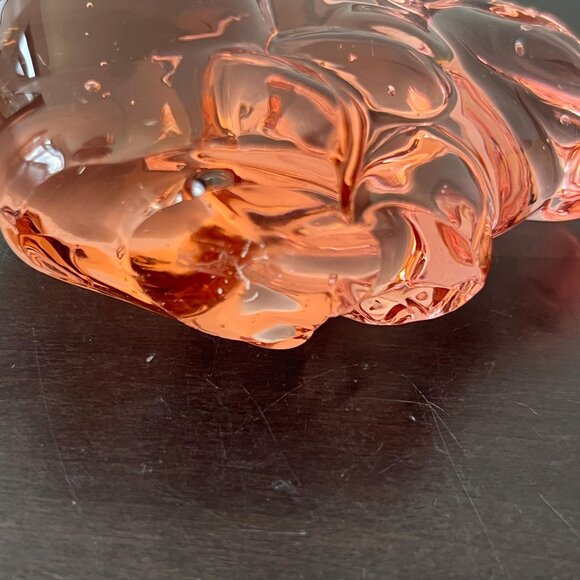 Vintage Coral Pink Glass Bunny Rabbit Figurine // 4" Long - Picture 3 of 7